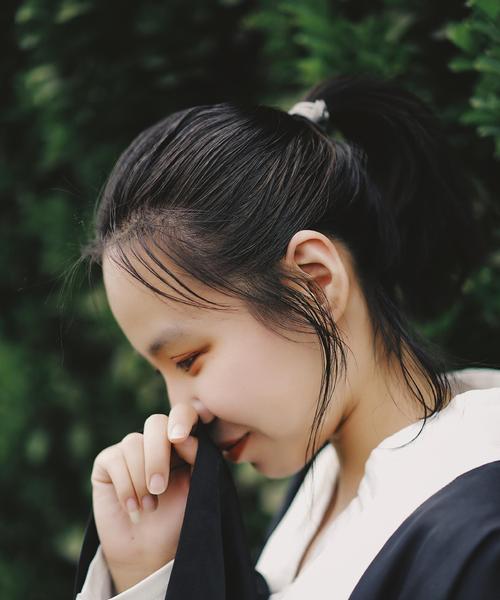 恶灵利刃出装攻略（恶灵利刃装备推荐、技巧和策略，助您成为无敌的战士）