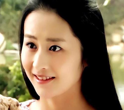 女神新装颖儿攻略——尽展迷人魅力（时尚、个性、光彩照人，打造与众不同的你）